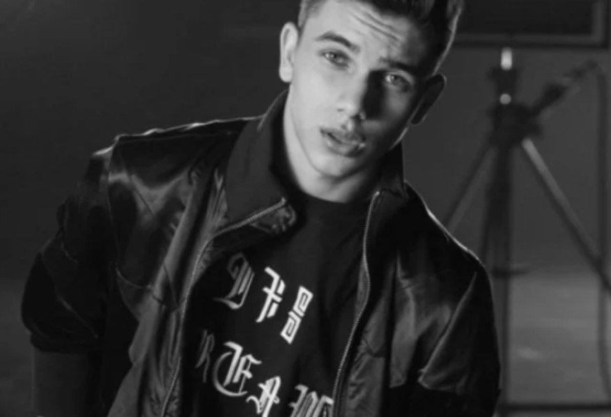 Приятелката на починалия Денис Теофиков проплака в социалната мрежа за